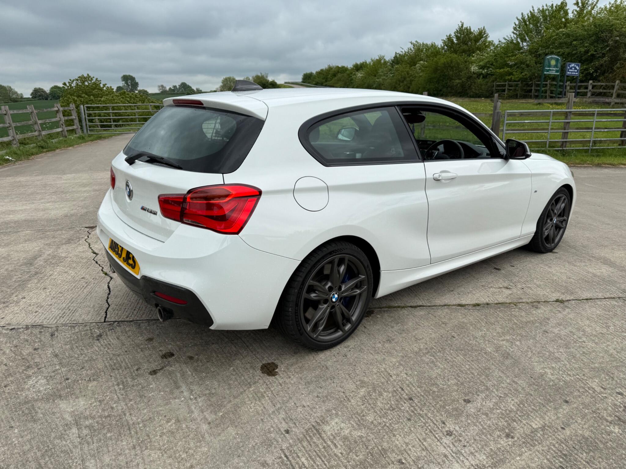 BMW 1 Series 3.0 M135i Euro 6 (s/s) 3dr — photo 67 of 92